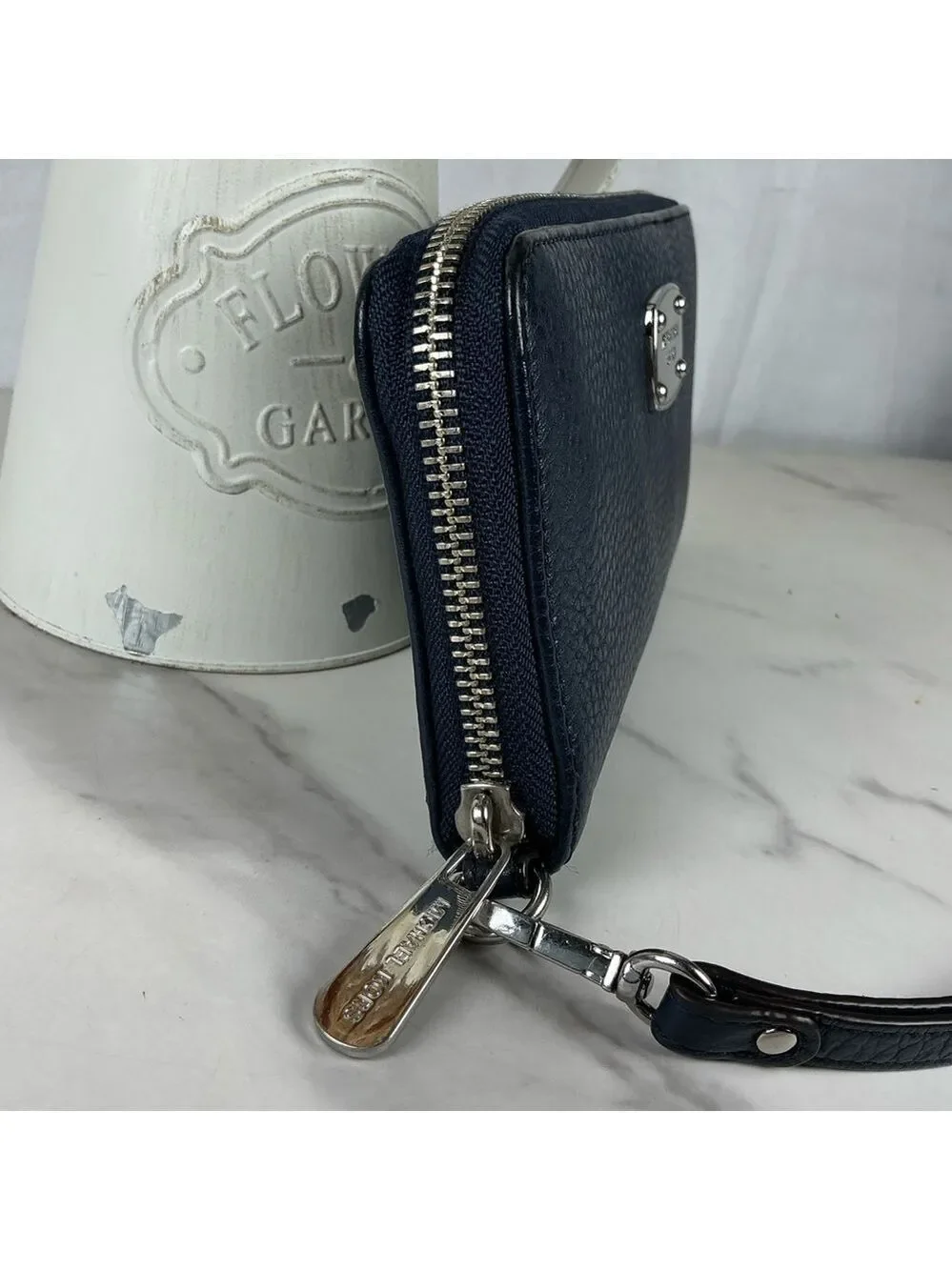 Michael Kors Jet Set Travel Dark‎ Navy Blue Leather Wristlet Large Wallet